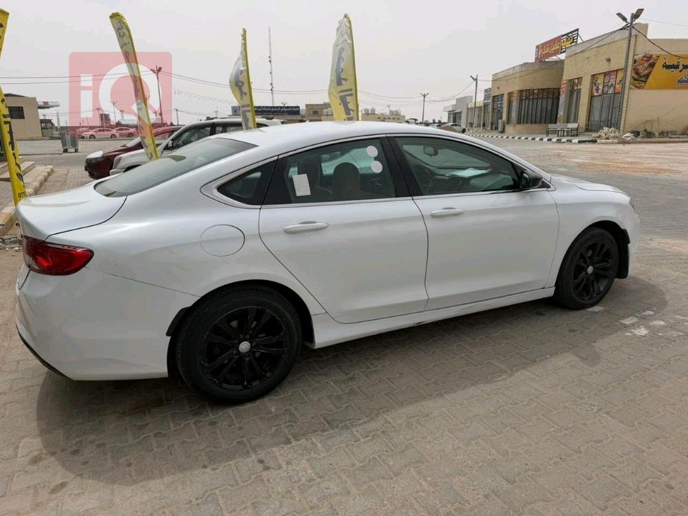 كرايسلر 200